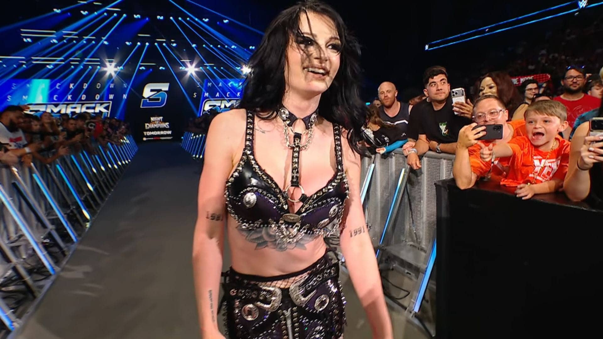 Paige Ka Wardrobe Mishap: WWE Ki Editing Mein Chook