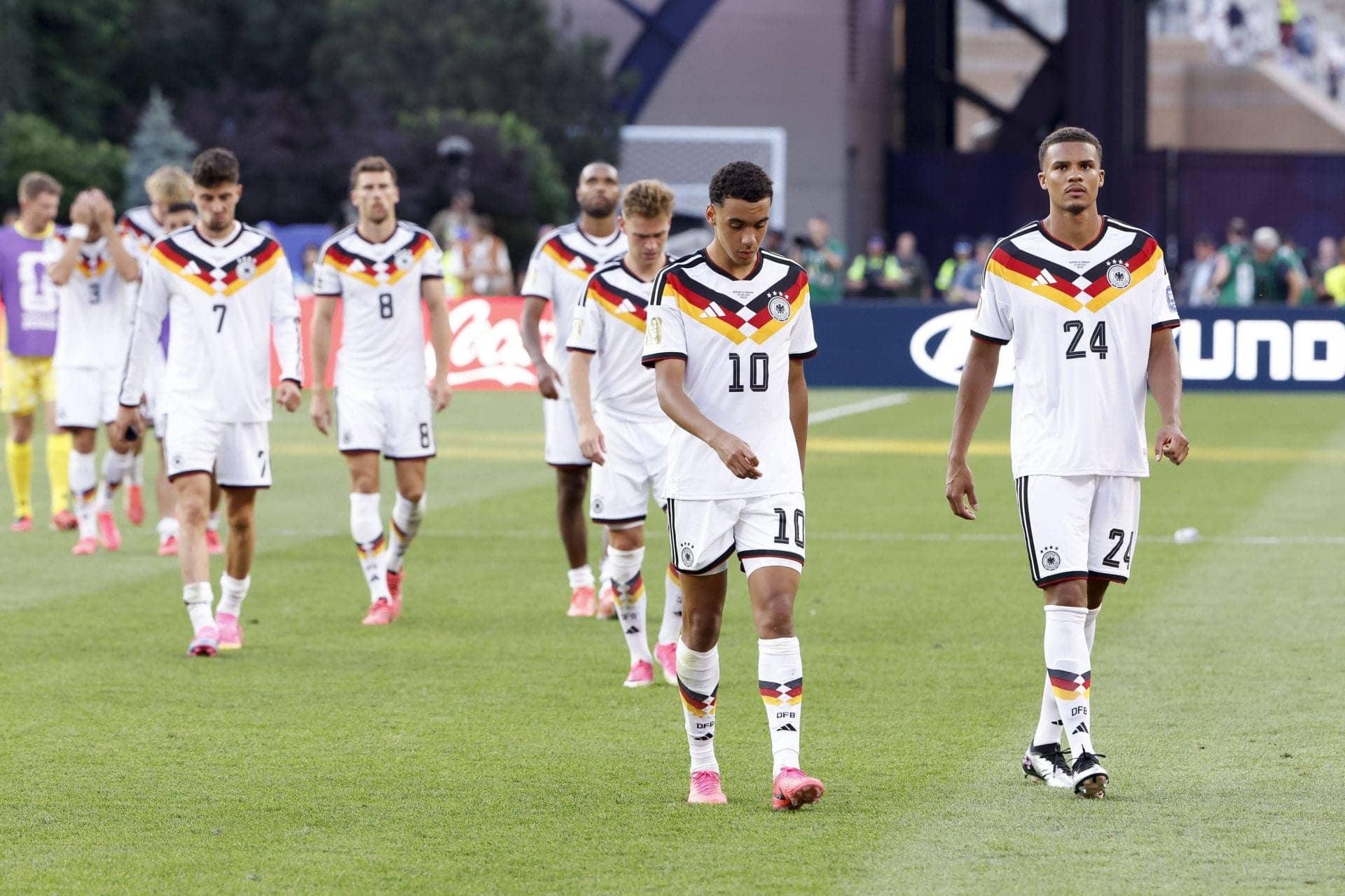Germany Players Bhago Penalty Se Jaise Daya Ki Garba Mein
