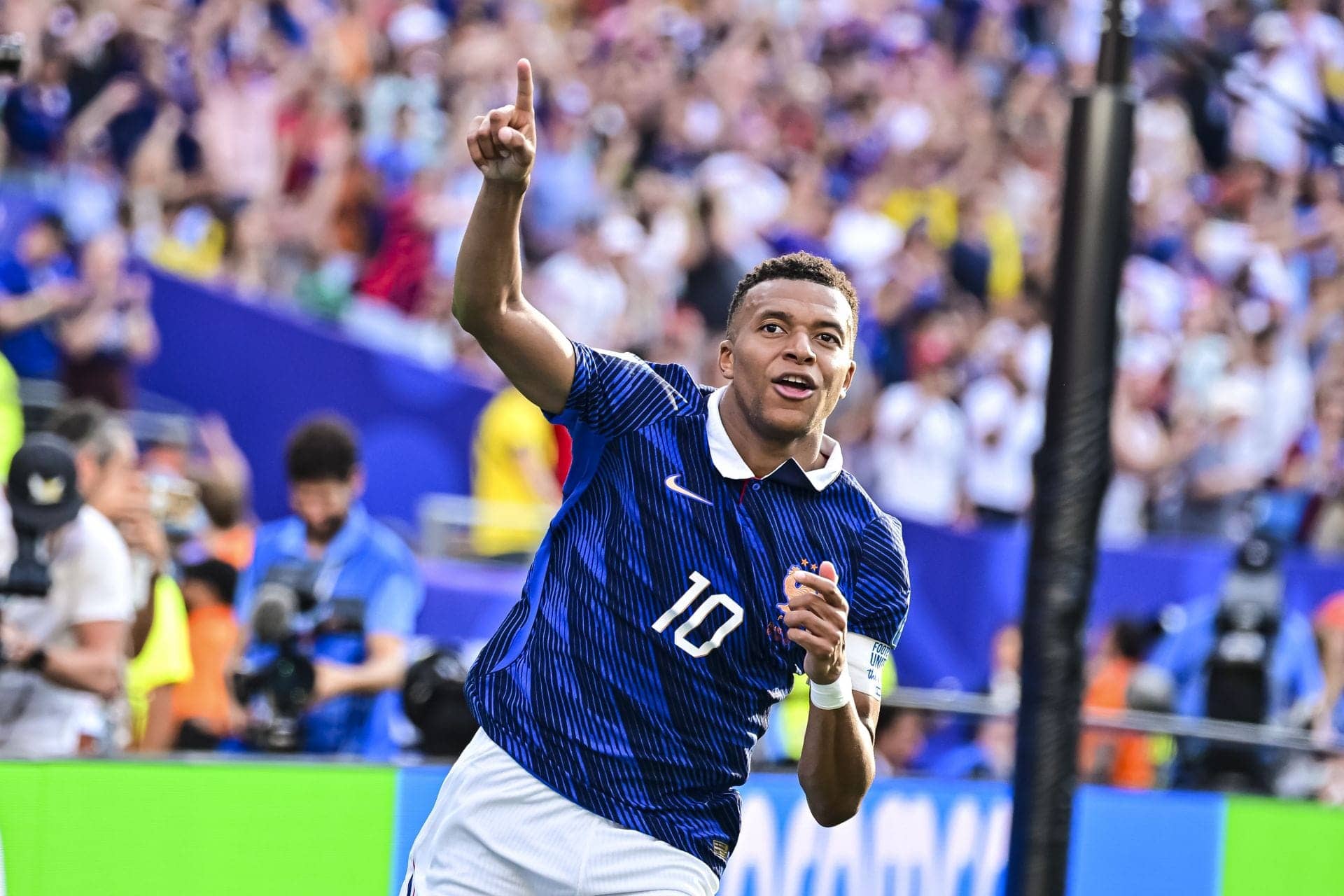 France 3-0 Sweden: Mbappe Ka Double Aur Olise Ki Jadoo