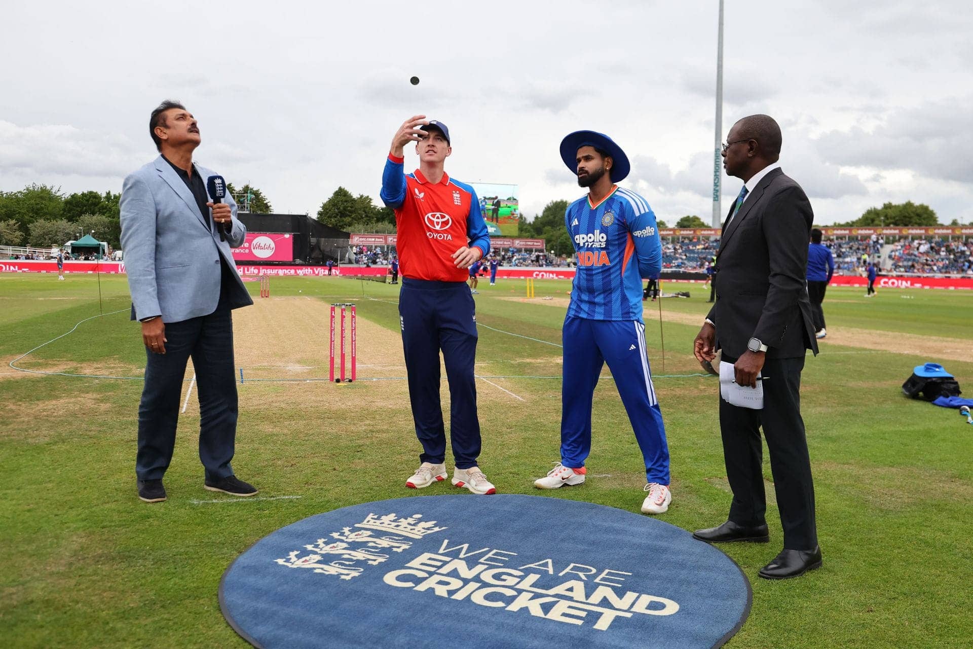 Shreyas Iyer and Ravi Shastri's Toss Tangle - Hilarious!