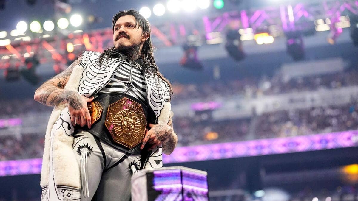 Dominik Mysterio Shocks Fans: Rey Mysterio Not His Dad