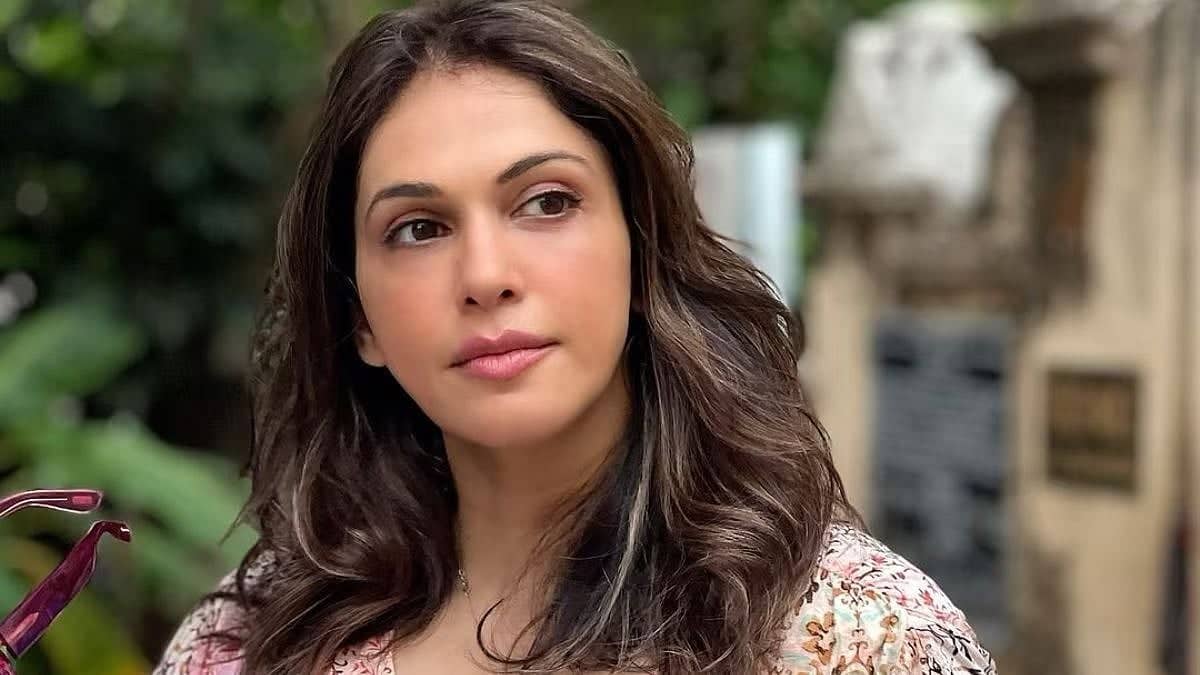 Isha Koppikar Challenges Bollywood's Age Bias with Bold Words