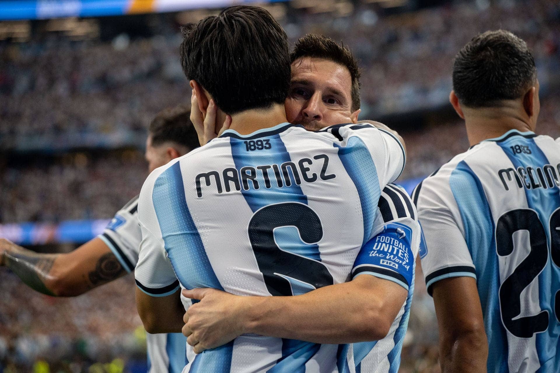 Lisandro Martinez Ka Messi Se Injury Mein Motivation Ka Dhamaka