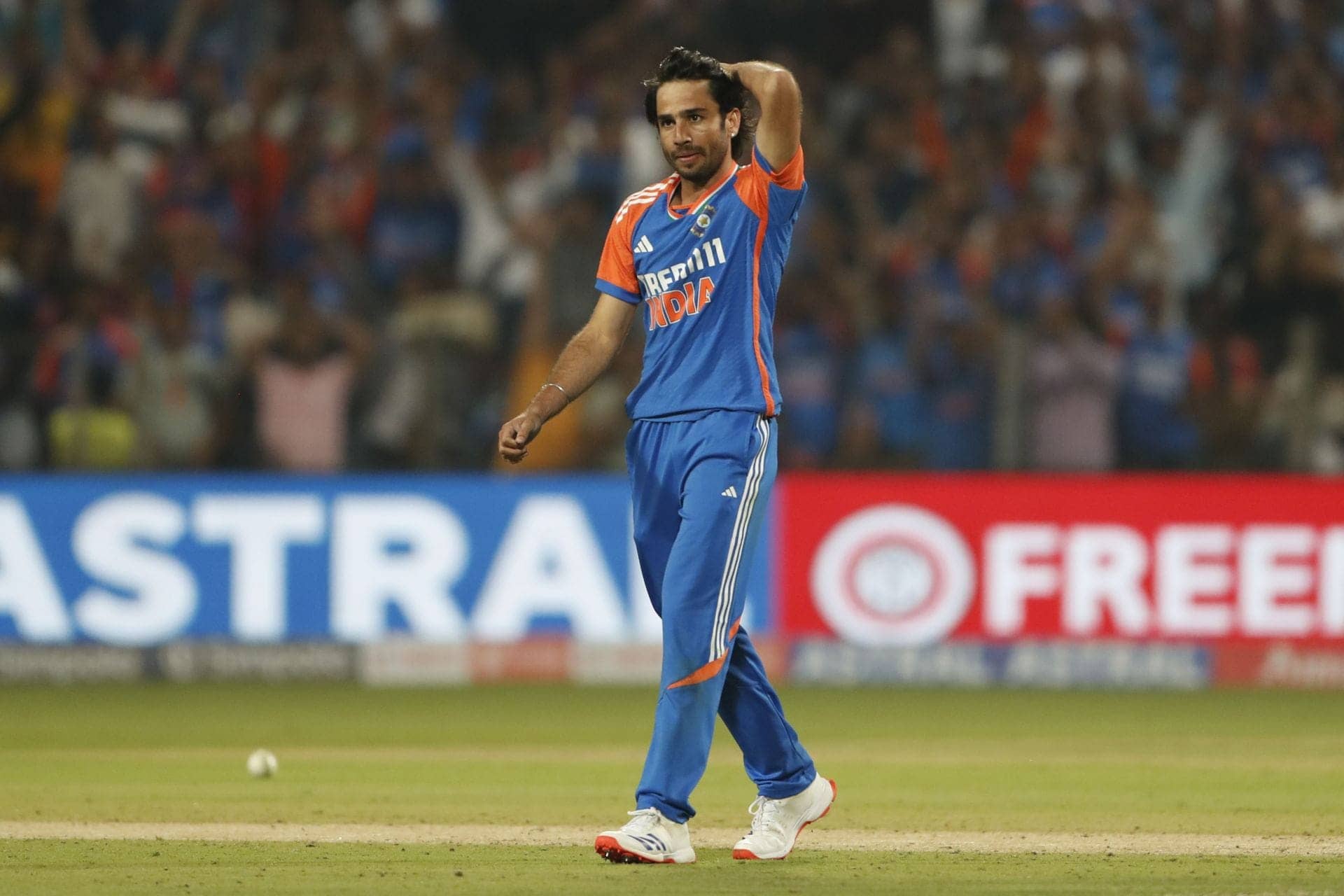 Moeen Ali Calls Out Bishnoi's Messy Bowling in T20I Showdown