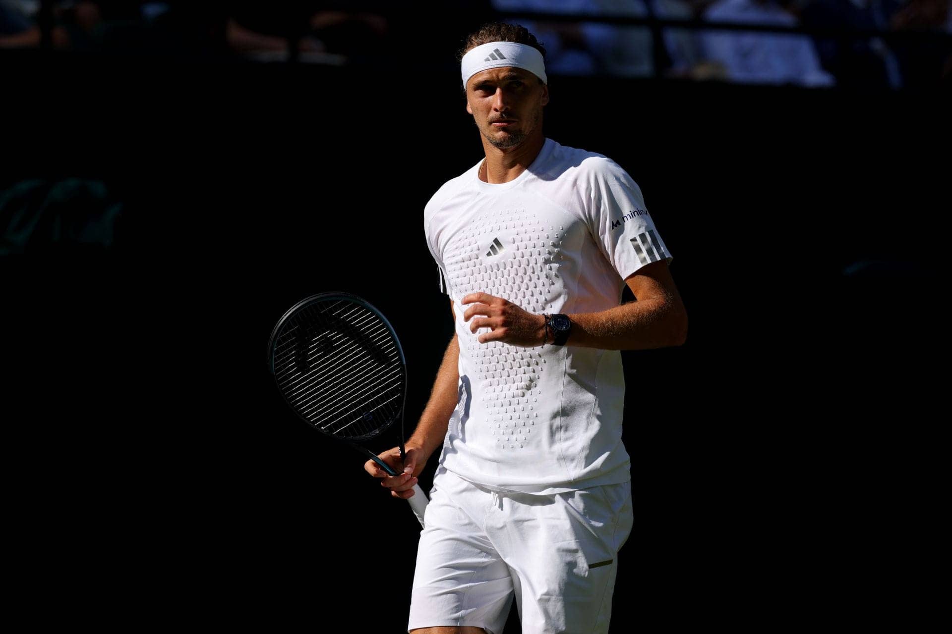 Wimbledon’s Curfew Chaos: Zverev vs Lehecka Drama Unfolds