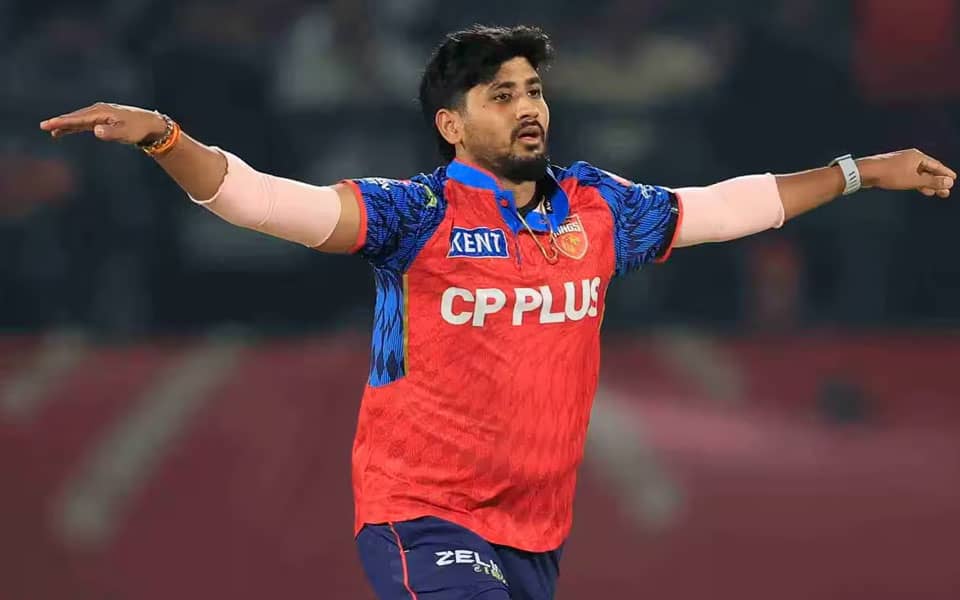 Vihari Questions Yash Thakur's Spot in T20I Squad for Zimbabwe