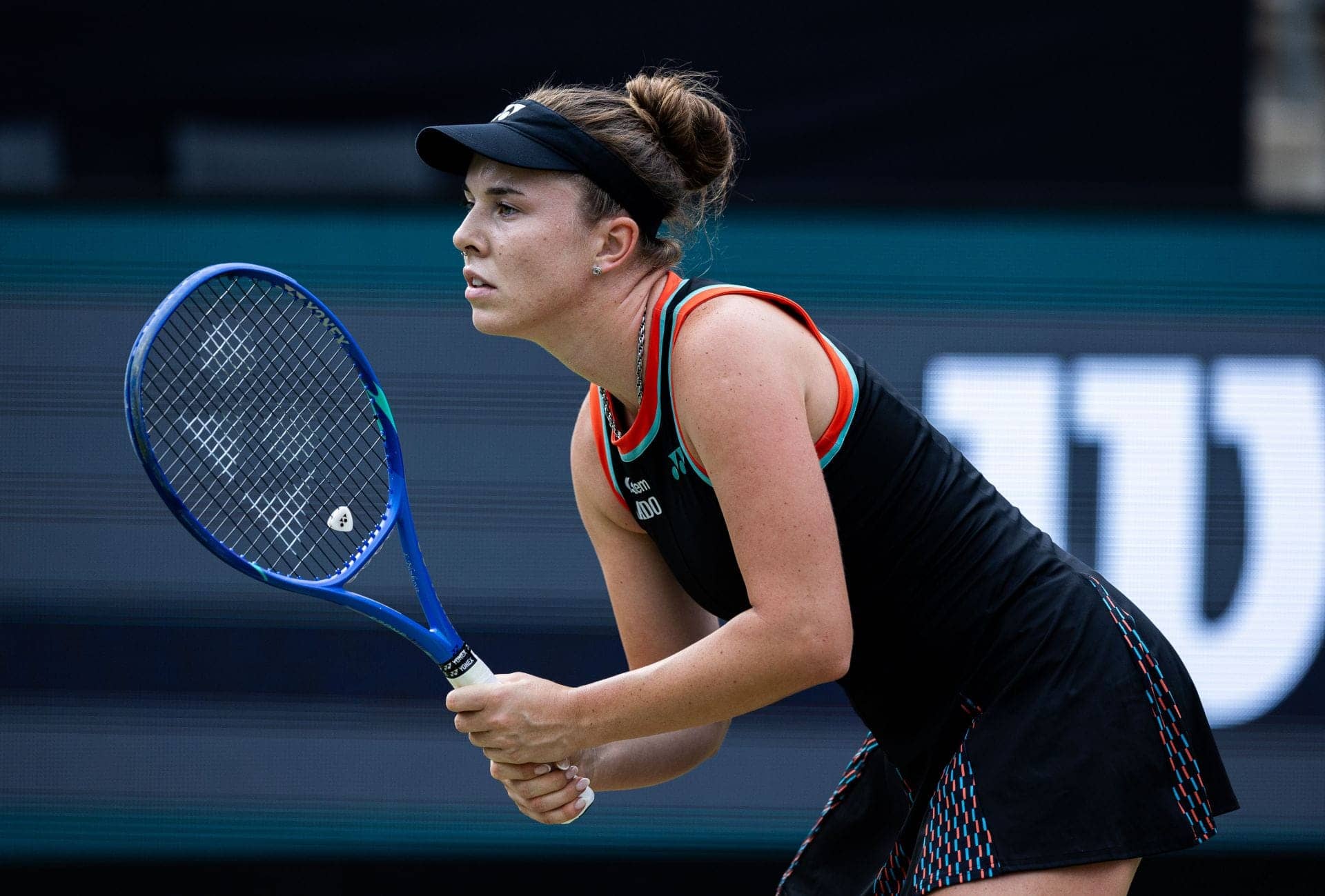 Linda Noskova's Wimbledon Adventure: Coaches and More