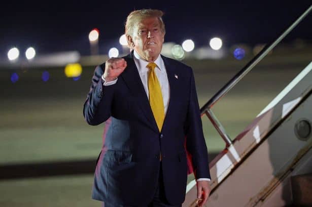 Trump's Quick Plane Switch at RAF Mildenhall During Return