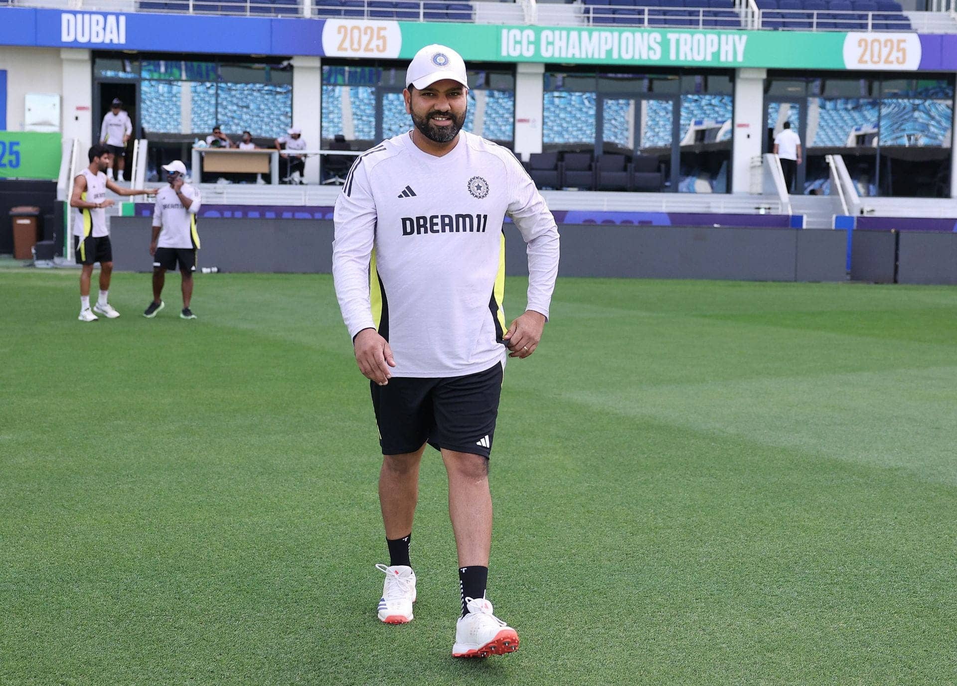 Rohit Sharma Ka Dinesh Karthik Ko Zabardast Kick Moment