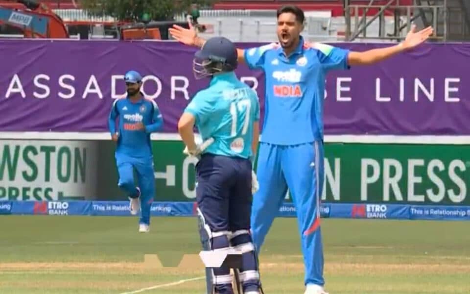 Gurnoor Brar Takes Down Ben Duckett in ODI Opener
