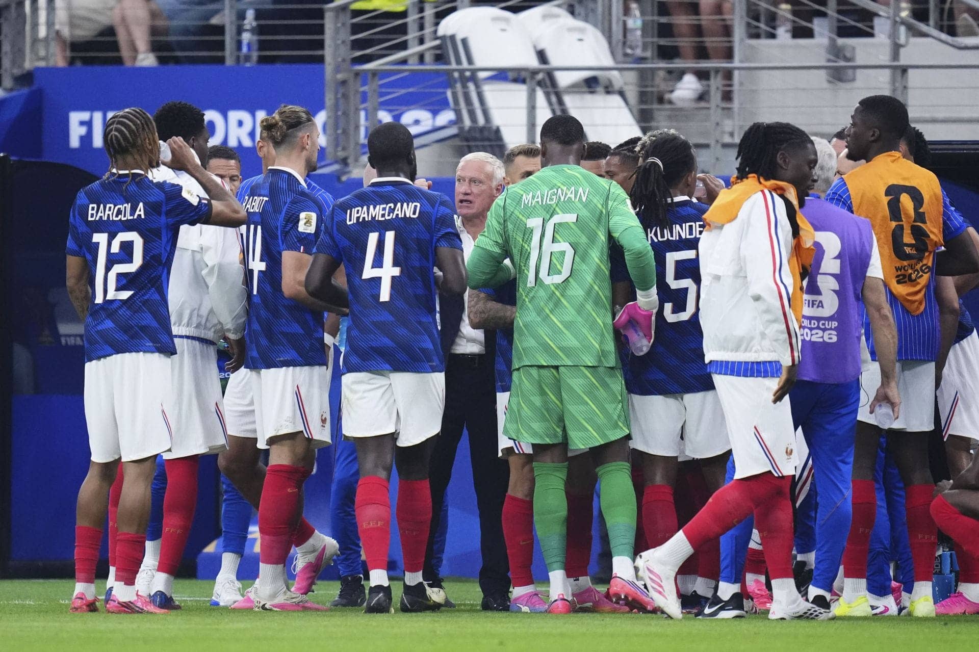 France Ki Duniya Ghar Mein, Saliba Ki Injury Se Halla Bol!