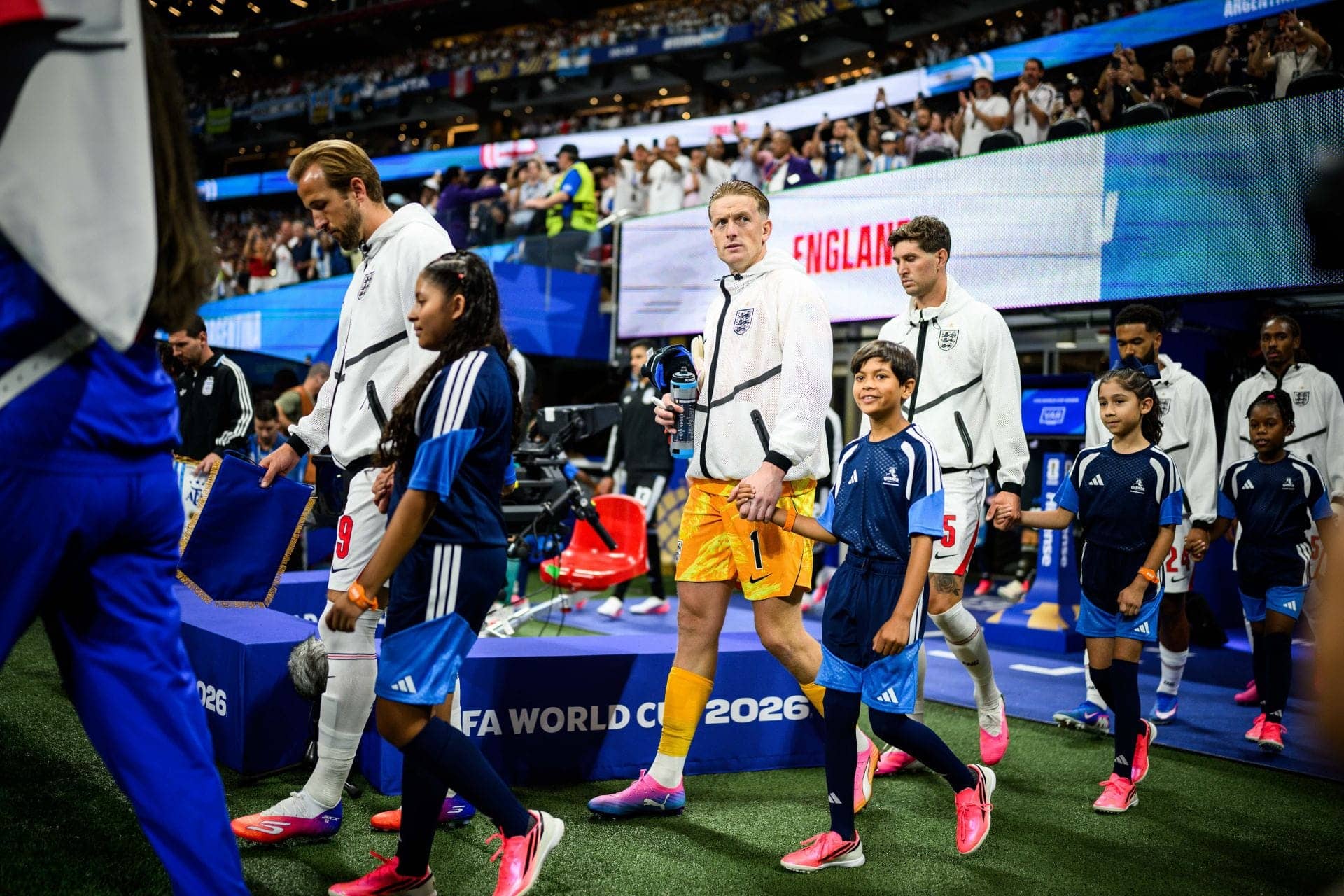 "Shouldn't play for England again" - Fan pundit calls for Three Lions star to be replaced after FIFA World Cup exit