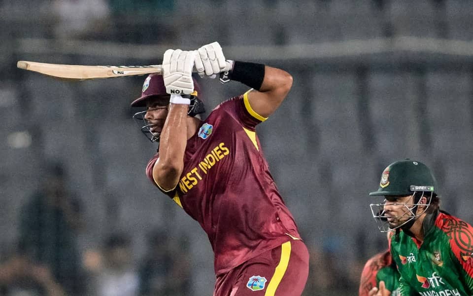 West Indies Ka Cricket Drama: King Aur Greaves Ka Bulawa