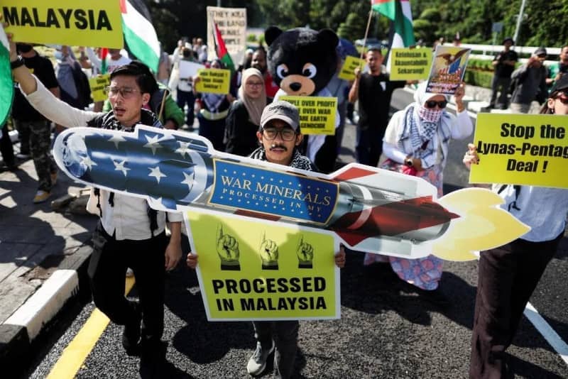 Malaysia MPs Demand Clarity on Lynas-US Defense Deal