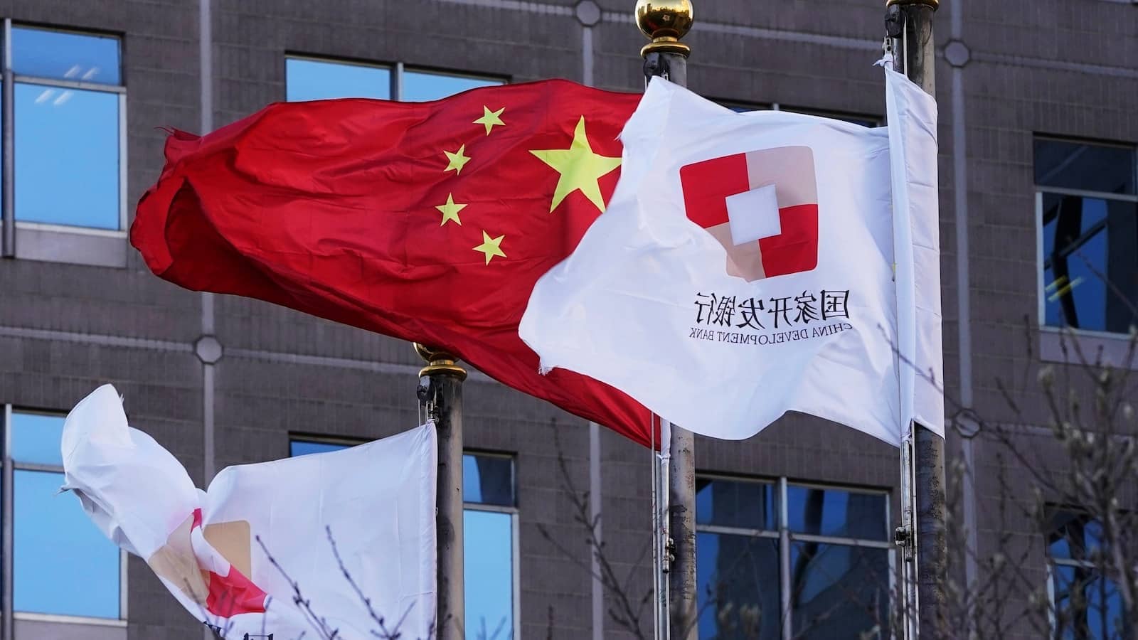 Ouyang Weimin's Financial Kitchen Faces a Scorching Probe