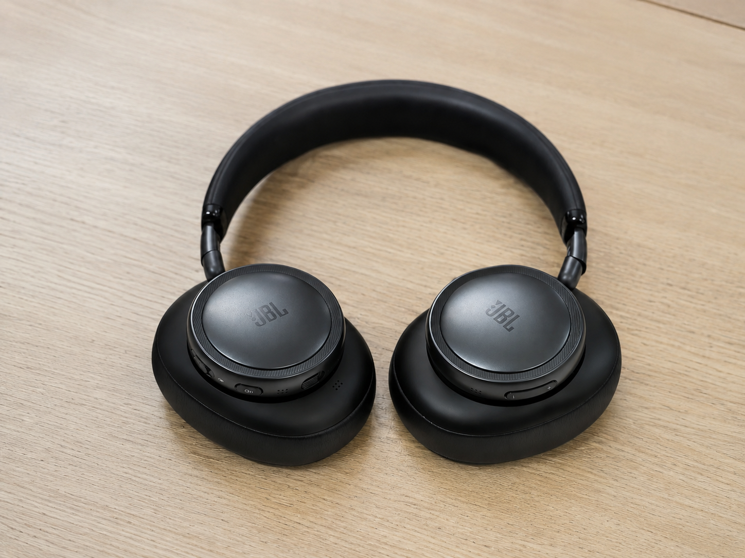 JBL Live 780NC: The All-in-One Headphone Wonder