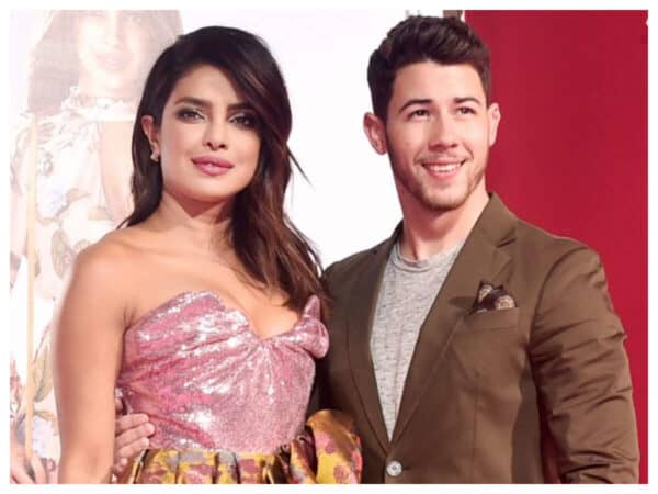 Nick Jonas' Throwback Proposal Photo Gets Sweet Priyanka Reply