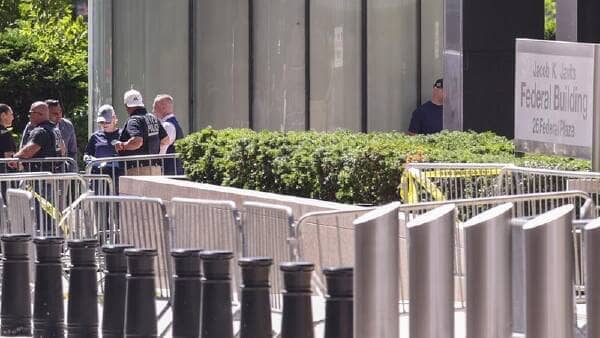 FBI in a Tizzy After Explosive Chaos in NYC Office