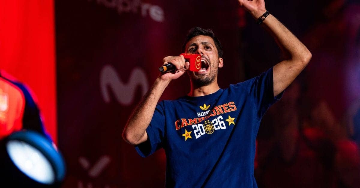 Rodri Defends Ferran as Spain Celebrates World Cup Glory