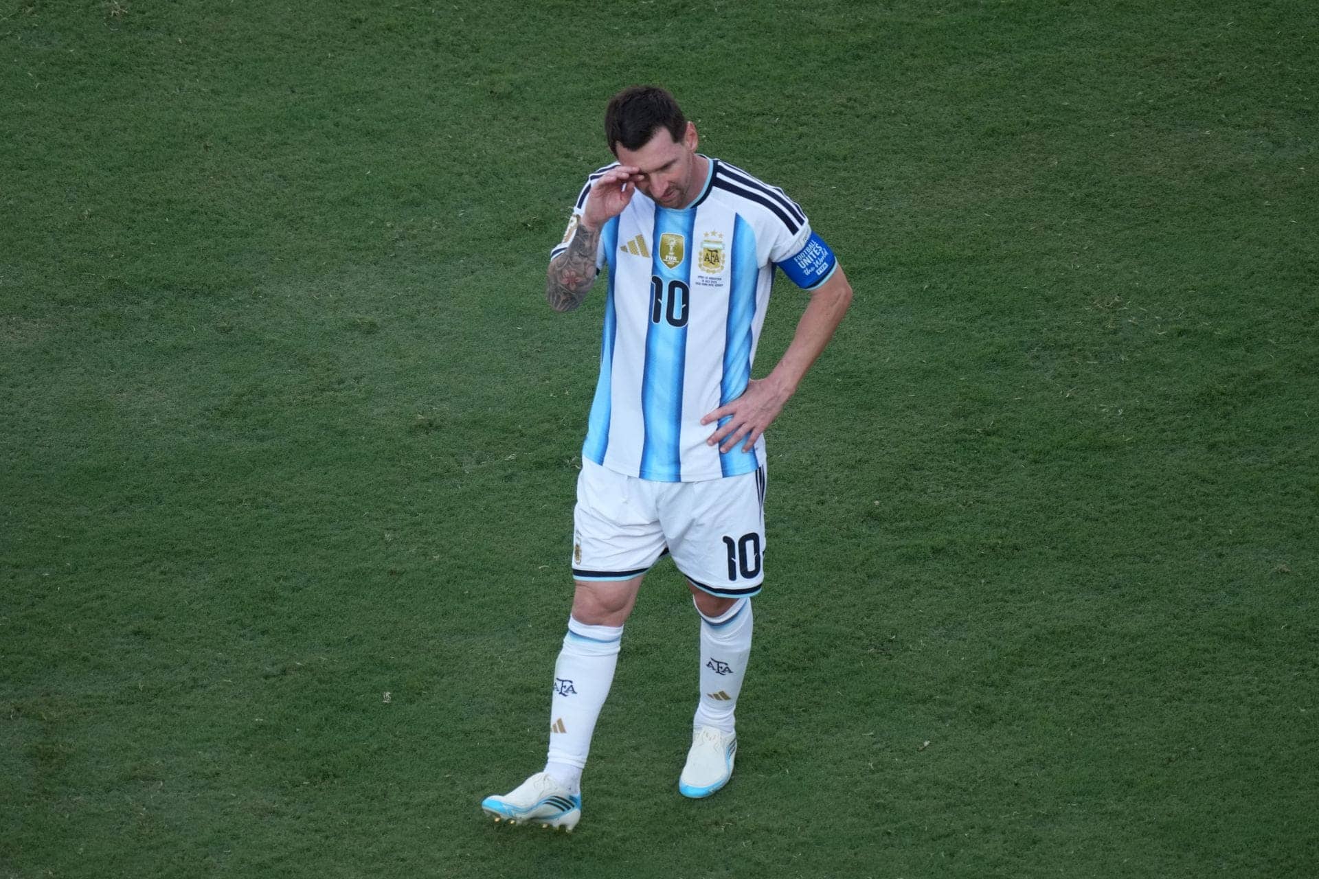 Wayne Rooney Rants About Messi's Golden Boot Misfortune