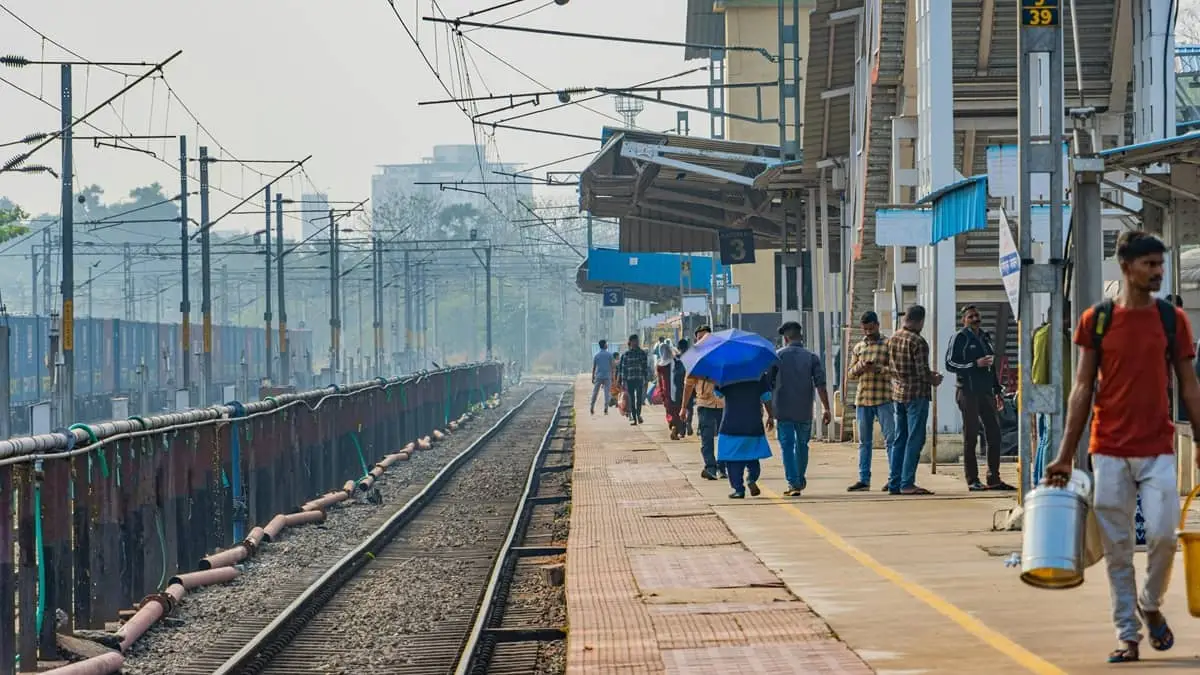 Roof Sheet Takes a Plunge at Panvel Station, All Safe!