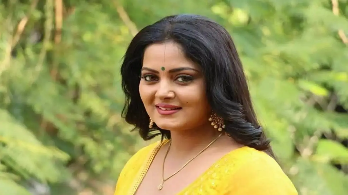 Anjana Singh Ki FIR: AI Photos Aur Khesari Ka Dhamaka