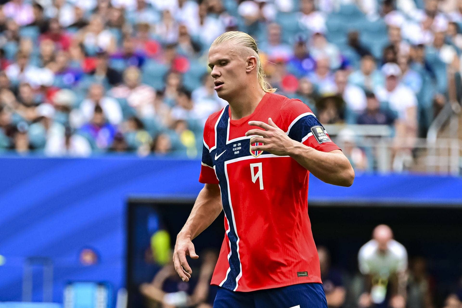 Erling Haaland Cheers on Fridge Hero Jordan Adams in Marathon