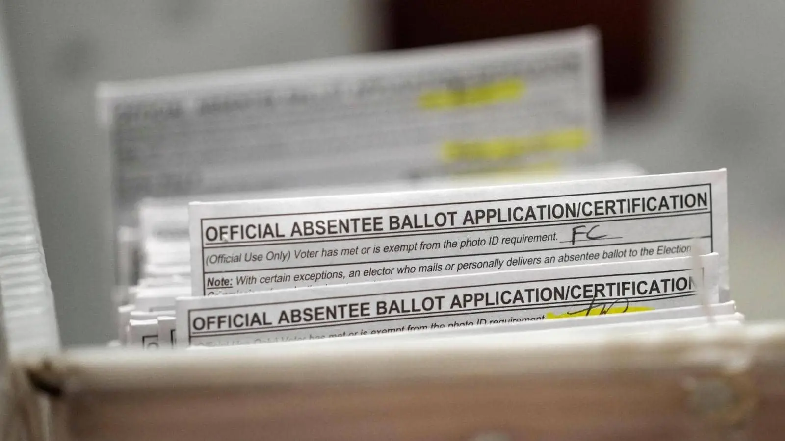 Wisconsin Voters Ka Drama: Late Ballots Ko Count Karne Ki Fight