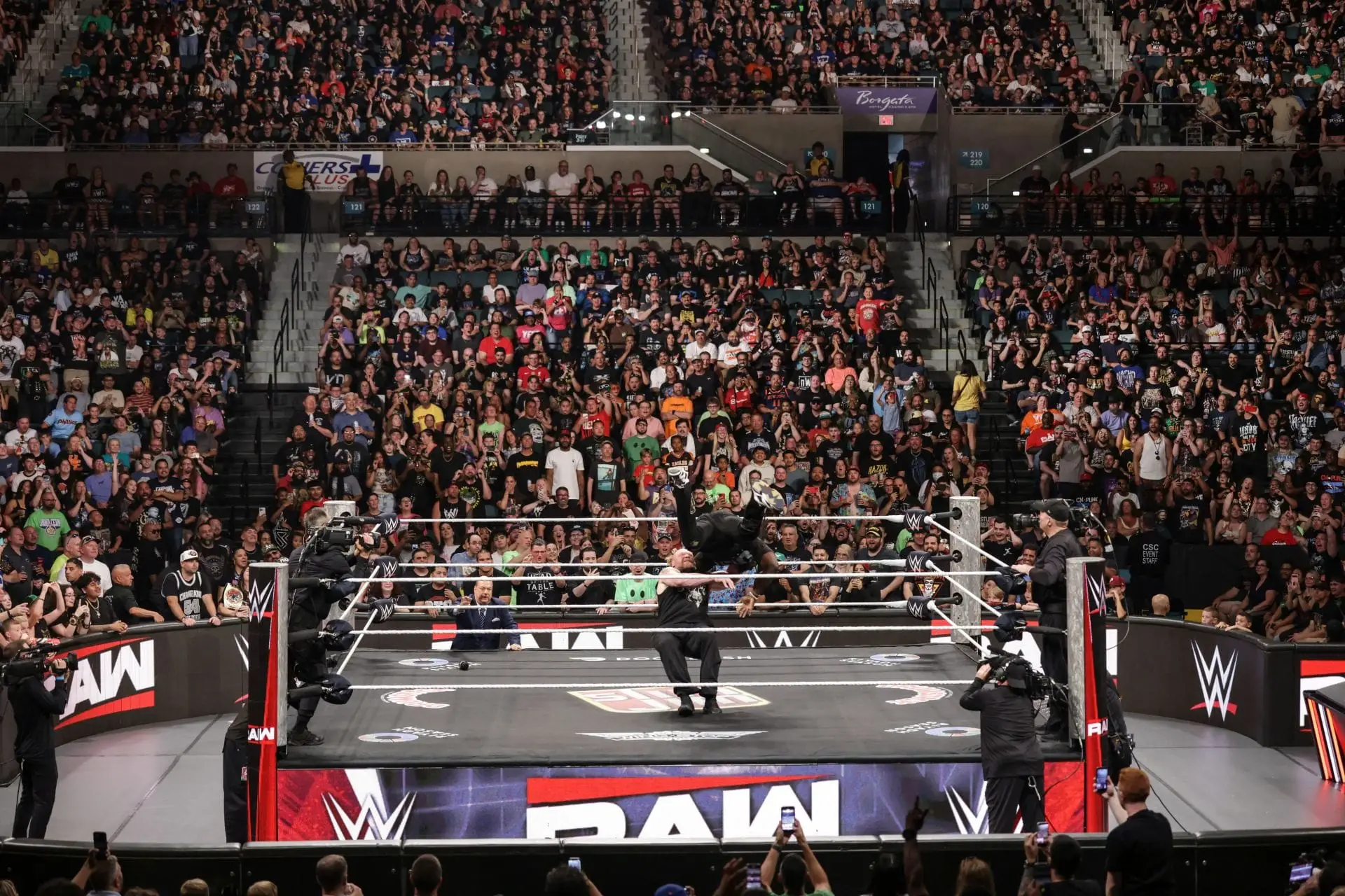 WWE Champion Ka Injury Drama: Raquel Ki Naak Tooti!