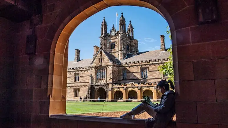 Ministers Ignoring Arts Students: What’s Up With That?