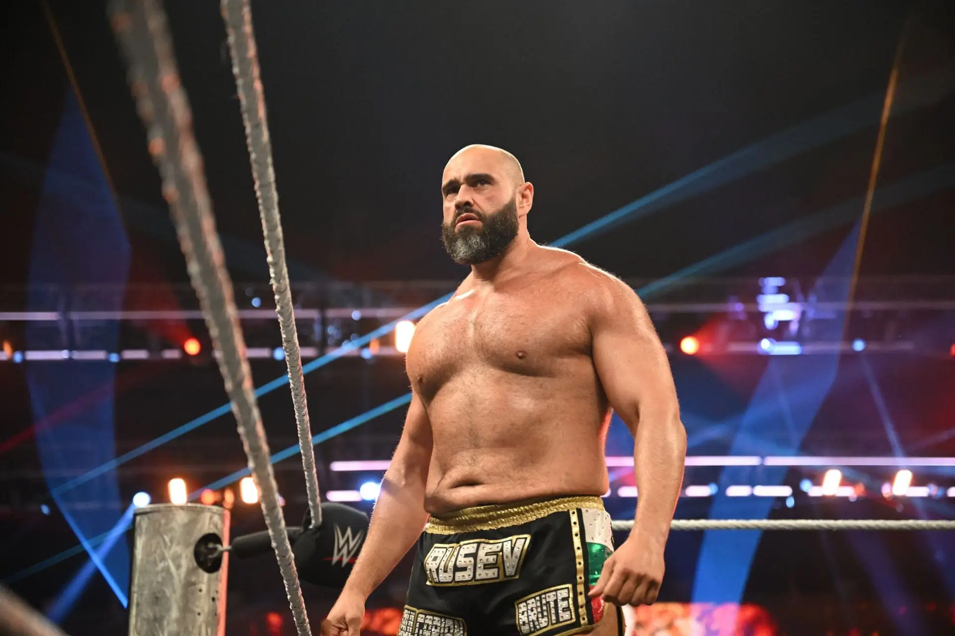 Rusev Ki Ring Se Bhagaawat Aur Fans Ka Drama!