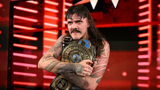 Dominik Mysterio Ki Biwi Ne Bacha Liya Uska Jaan!