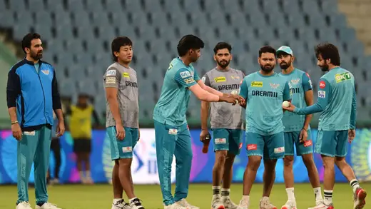 Mayank Yadav Shines with Wicket on First Ball in DPL 2026