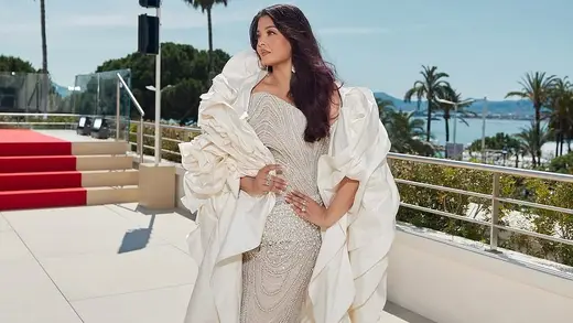 Aishwarya Rai Bachchan Dazzles in 7,000 Pearls at Cannes