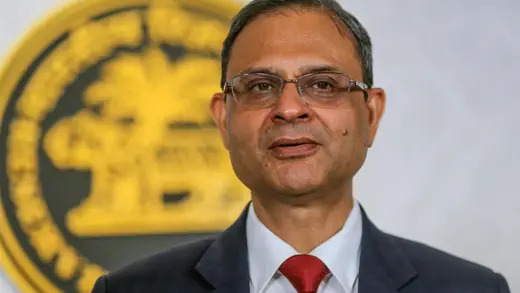 RBI Holds Repo Rate, Lowers Inflation and Boosts GDP Growth
