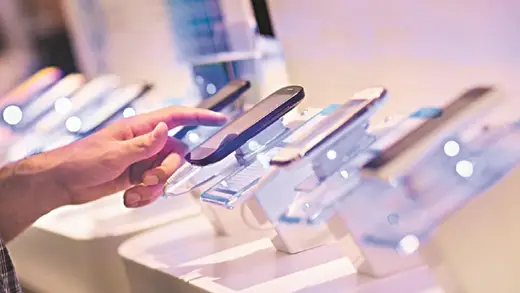 Smartphone Premiumisation: Daya Ka Garba Aur Jethalal Ki Pareshani