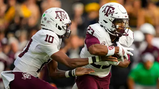 Aggies' Morrow Scores Big Handoff from Reed in Missouri