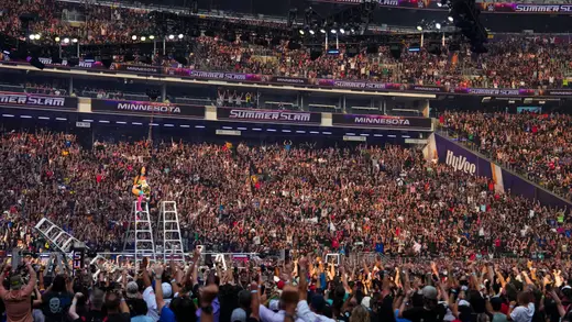 Chelsea Green Ka Pop Star Blackout: WWE Ki Dhamaka Entry!