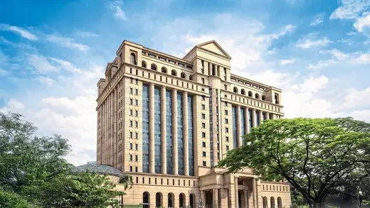 Malaysia's Stock Market: Choose Your Slice Wisely!
