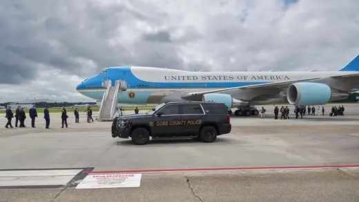 Secret Service Guys Say No to Phones, What’s Up with That?