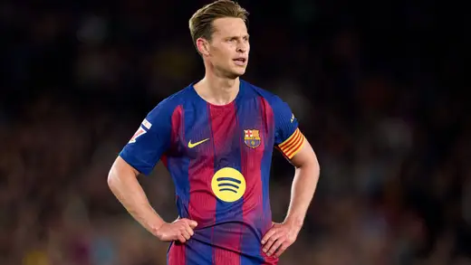 Frenkie de Jong Calls Out Fake News Like a Pizza Slice!