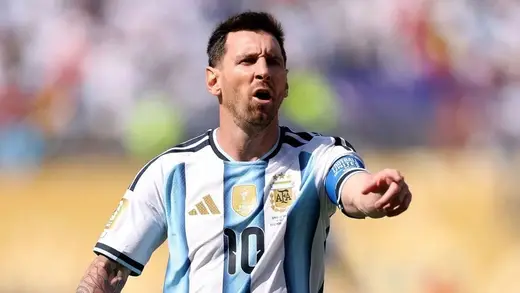 Spain Fans Fume Over Ref's Chat With Messi in World Cup Final