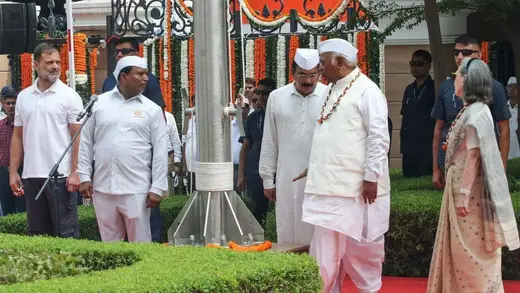 Congress and BJP Tangle Over Vande Mataram Chit-Chat
