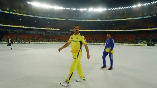 CSK Must Decide on MS Dhoni Before Choosing a Coach