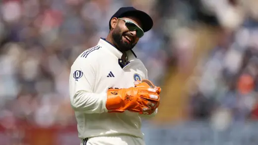 Rishabh Pant Ka Hilarious Stump-Mic Moment: Eating Sugar