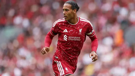 Gullit Challenges Van Dijk: Bring the Thunder, Big Guy!