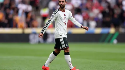 Cascarino Calls Out Bruno Fernandes After United's Loss