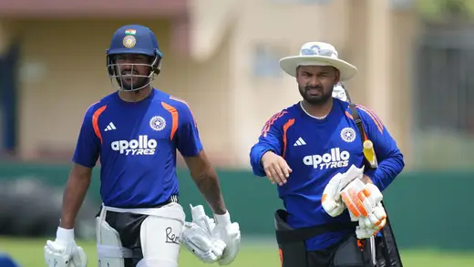 Bail Flip Battle: Jurel vs Pant in Colombo Test Showdown