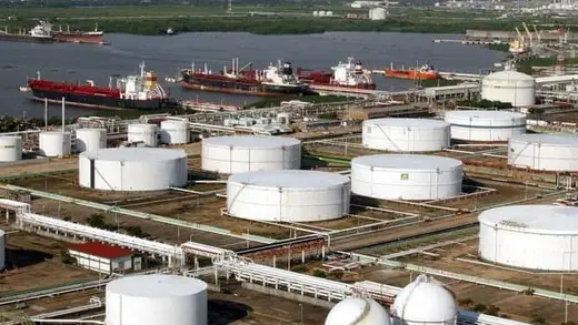 Crude Oil Prices Hold Strong Amid US Sanctions Chaos