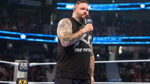 Kevin Owens Hurts Knee Again at WWE Event in Charleston